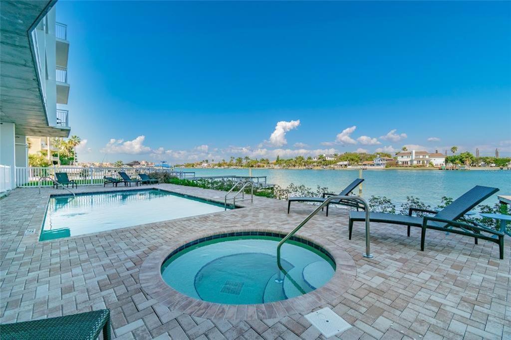 Oceana 305 East Villa St. Pete Beach Bagian luar foto